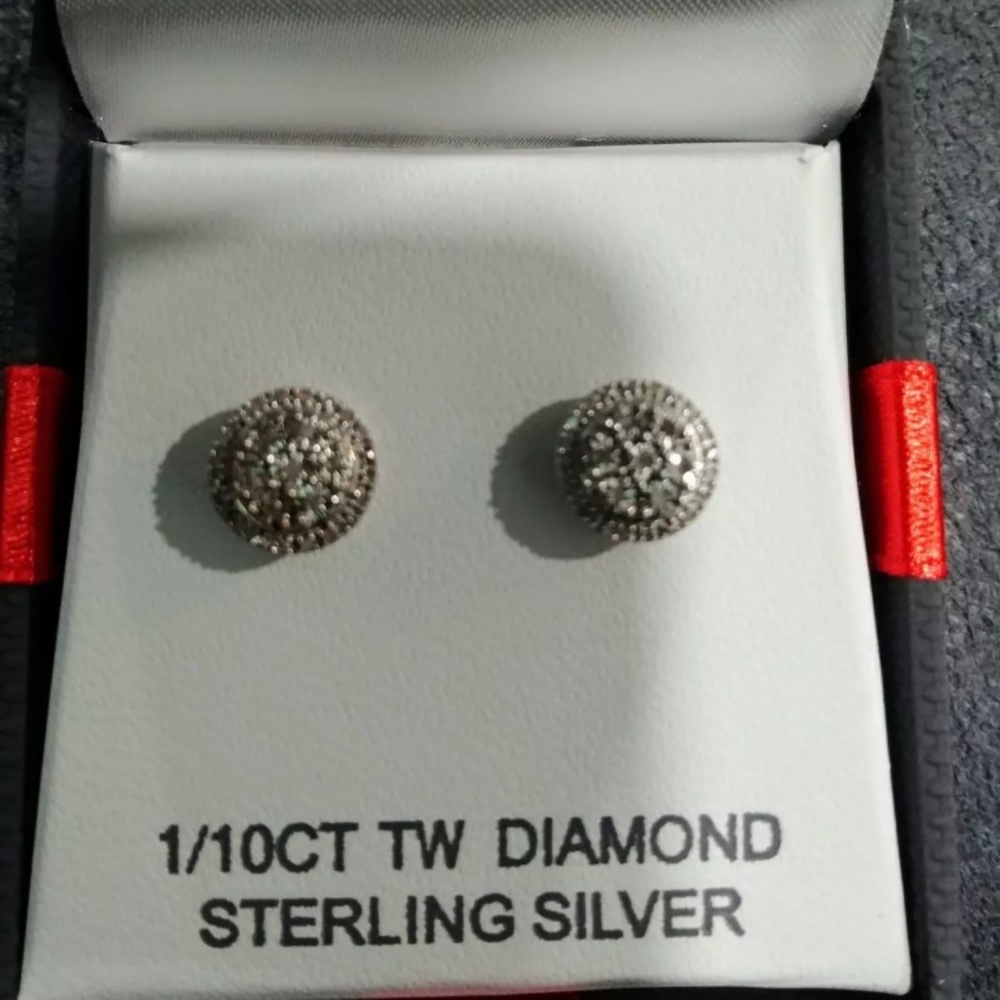 NWT!-Beautiful round earrings